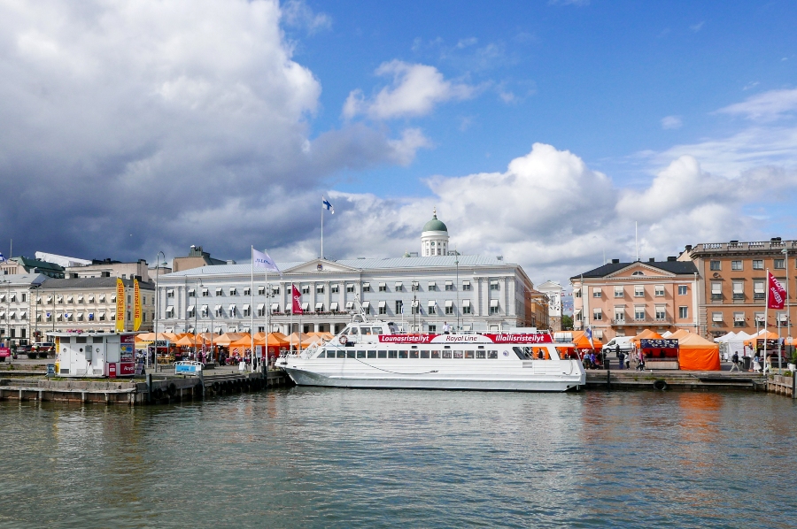 Co zobaczyć w Helsinkach - kauppatori i port